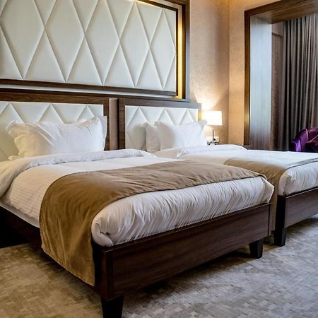 Garden Park Inn อัลมาตี ภายนอก รูปภาพ