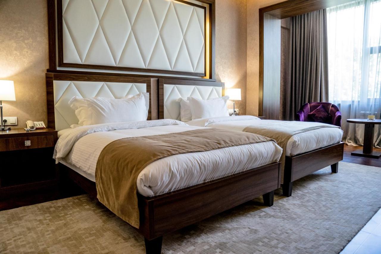 Garden Park Inn อัลมาตี ภายนอก รูปภาพ