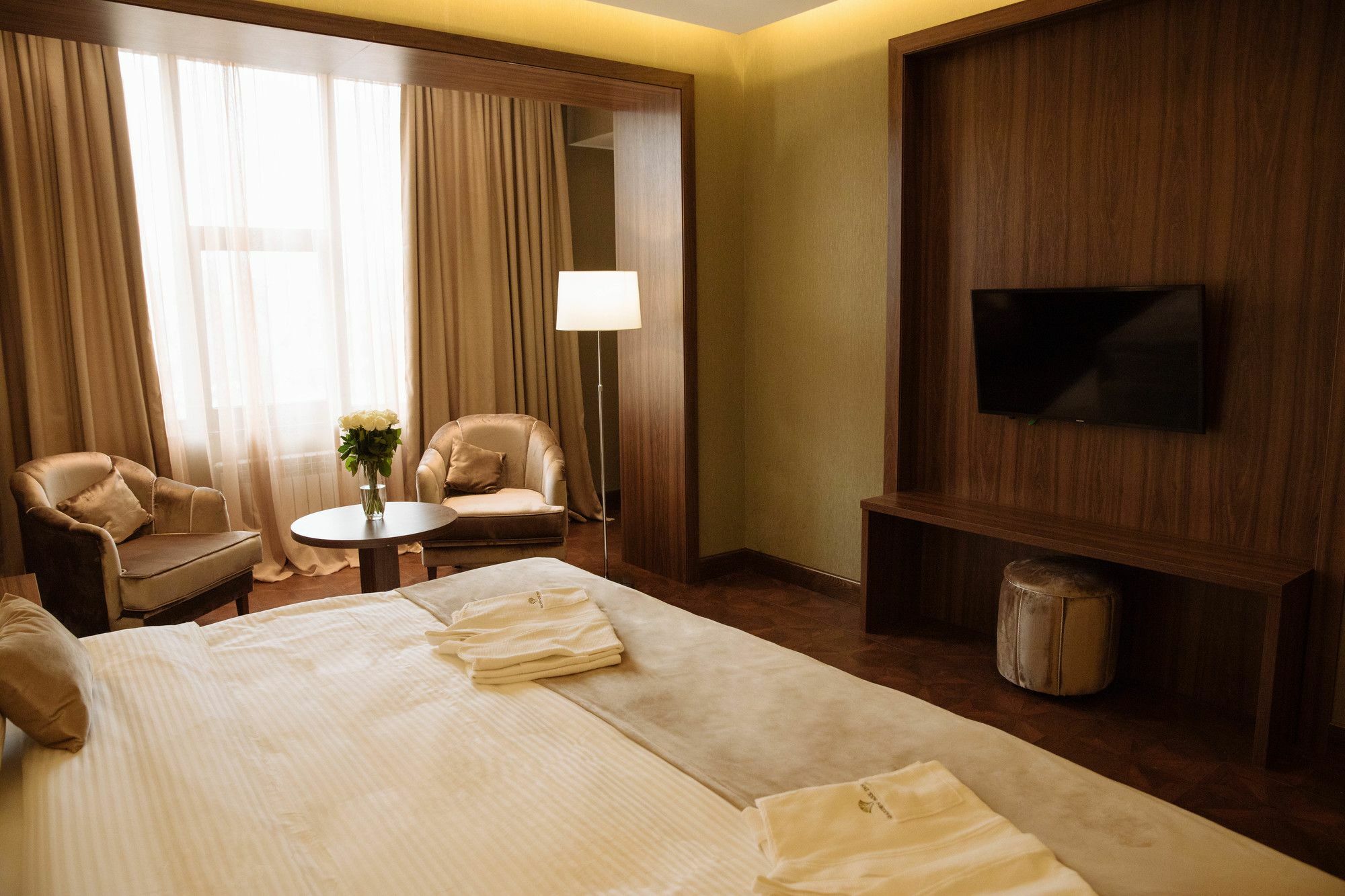 Garden Park Inn อัลมาตี ภายนอก รูปภาพ
