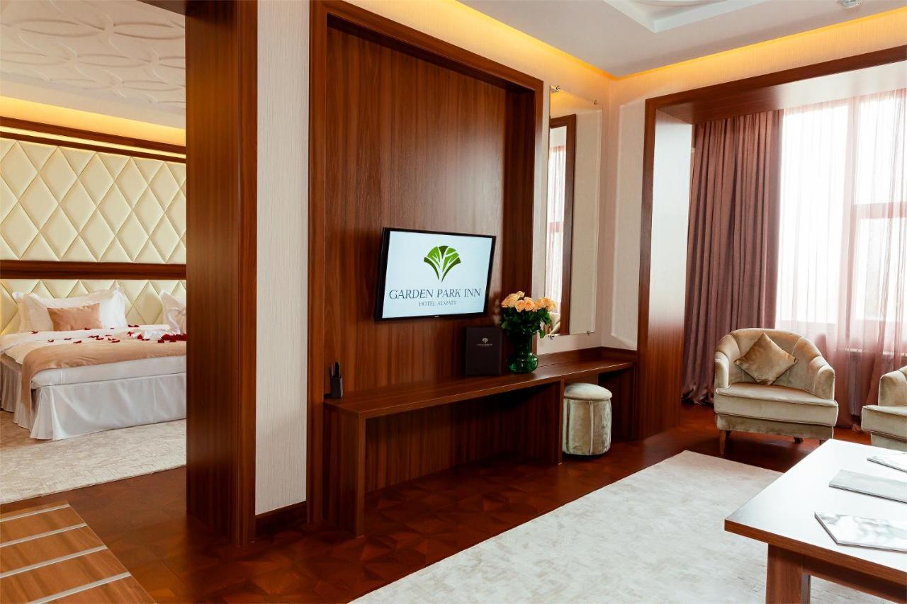Garden Park Inn อัลมาตี ภายนอก รูปภาพ